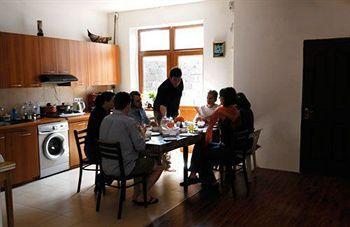 Glide Hostel เยเรวาน ภายนอก รูปภาพ